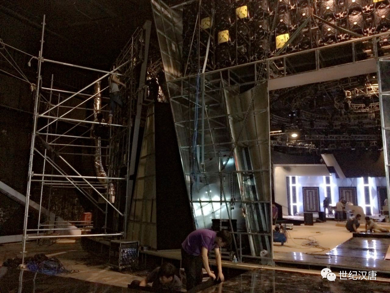 舞臺需要的，不只是裝臺人——從《裝臺》看演出公司禮儀服務的價值